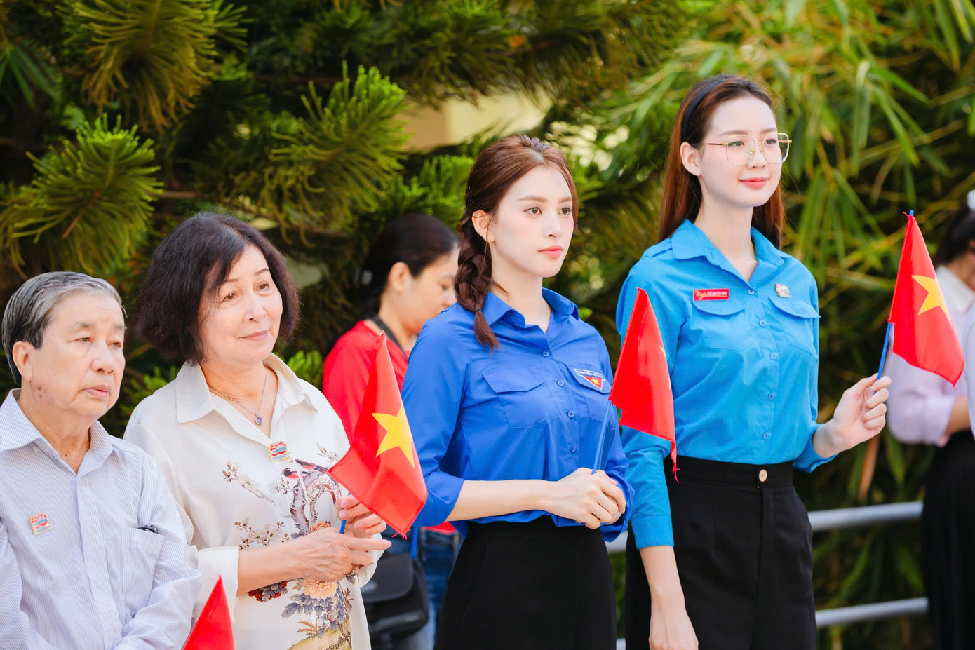 Hòa cùng không khí cả nước huớng đến kỷ niệm 50 năm Ngày Giải phóng miền Nam, thống nhất đất nước (30/4/1975-30/4/2025), Ban Thư ký Hội Liên hiệp Thanh niên Việt Nam TPHCM vừa tổ chức Lễ chào cờ “Tôi yêu Tổ quốc tôi” cấp thành phố tại Nhà Văn hóa Thanh niên. Hội chỉ đạo 100% cơ sở hội trên địa bàn thành phố thực hiện nghi lễ này trong không khí trang nghiêm và xúc động.