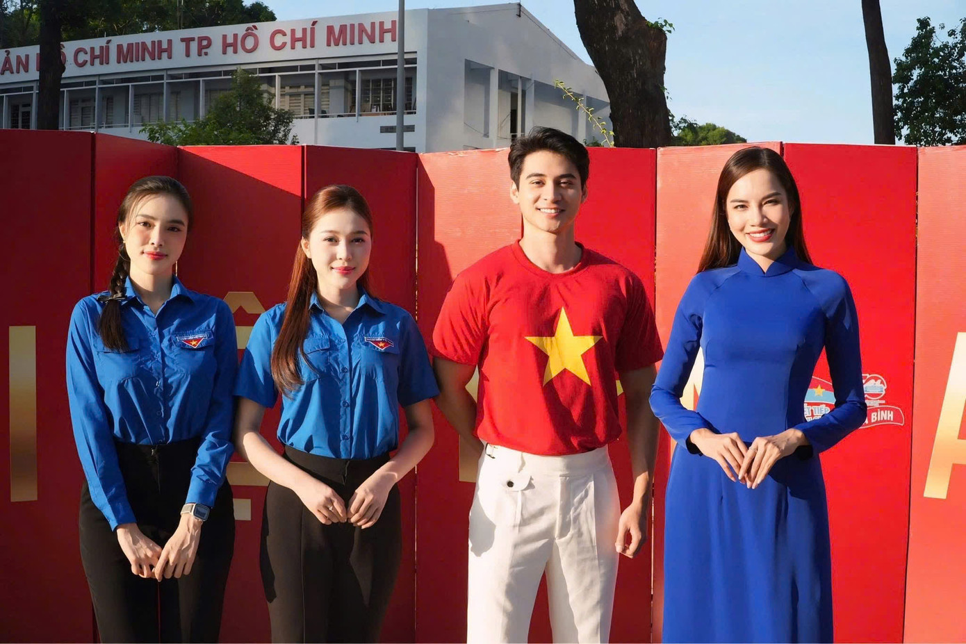 Nam vương Tuấn Ngọc, Hoa hậu Lê Hoàng Phương diện trang phục xanh truyền thống của Đoàn Thanh niên Cộng sản TPHCM và áo in hình cờ đỏ sao vàng, hướng đến kỷ niệm cột mốc nửa thế kỷ giải phóng miền Nam, thống nhất đất nước.