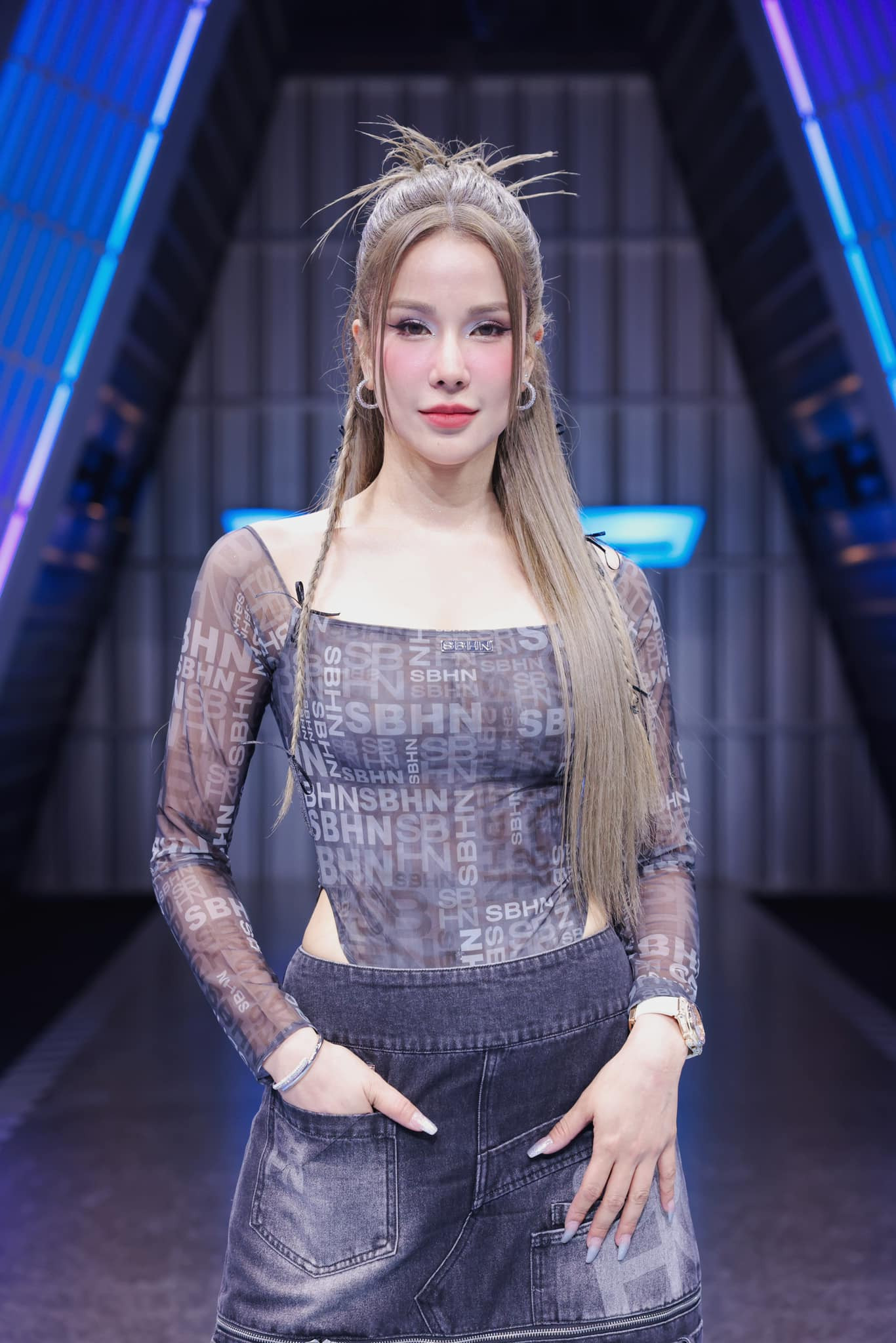 Chồng cũ cầu xin Diệp Lâm Anh buông tha.