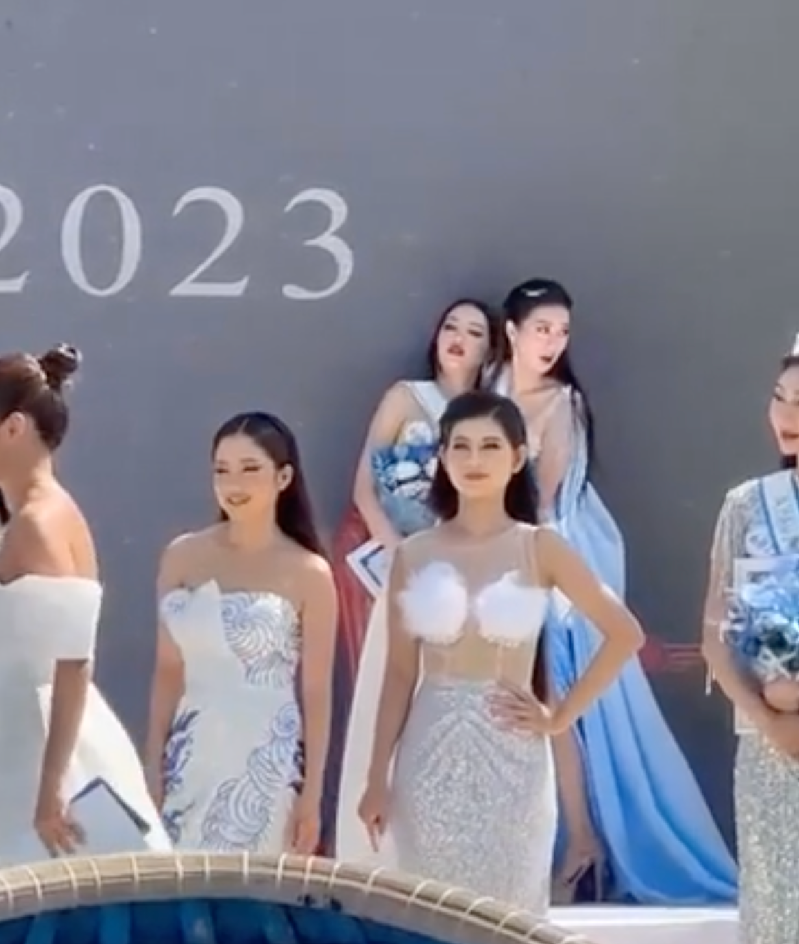 Thí sinh ngất xỉu lúc công bố kết quả chung cuộc.