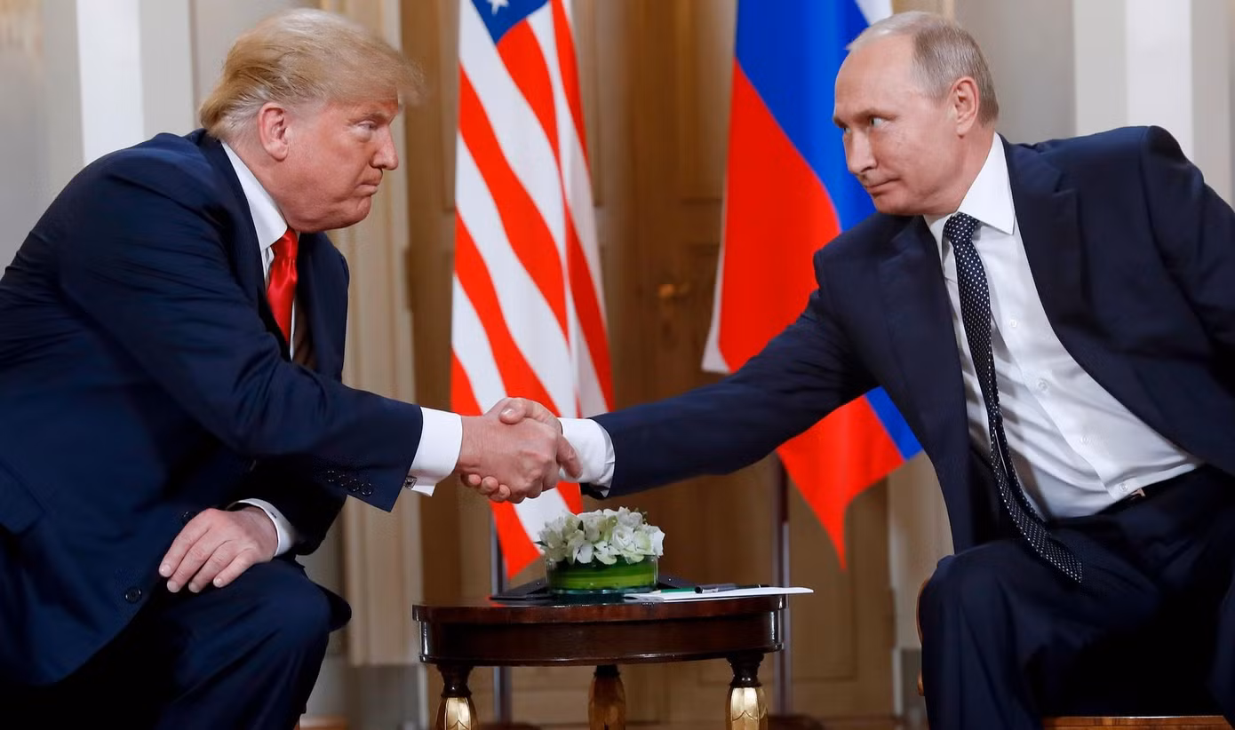 Hình ảnh ghi lại cuộc gặp gỡ giữa ông Trump và Putin trong quá khứ. Hình ảnh ghi lại cuộc gặp gỡ giữa ông Trump và Putin trong quá khứ.