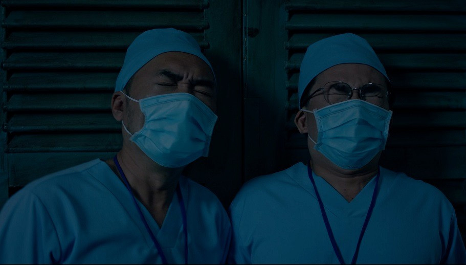 Tiến Luật và NSƯT Đại Nghĩa trongTìm xác - Ma không đầu. Tiến Luật và NSƯT Đại Nghĩa trongTìm xác - Ma không đầu.