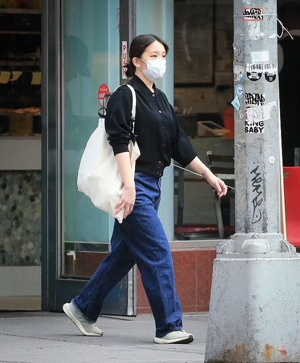 Công chúa Mako đi chợ bình dân ở New York, Mỹ.