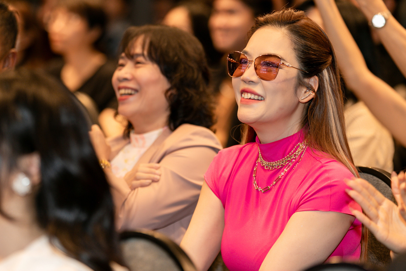 Thu Phương nói sẽ cưới Dũng Taylor năm 70 tuổi. Thu Phương nói sẽ cưới Dũng Taylor năm 70 tuổi.