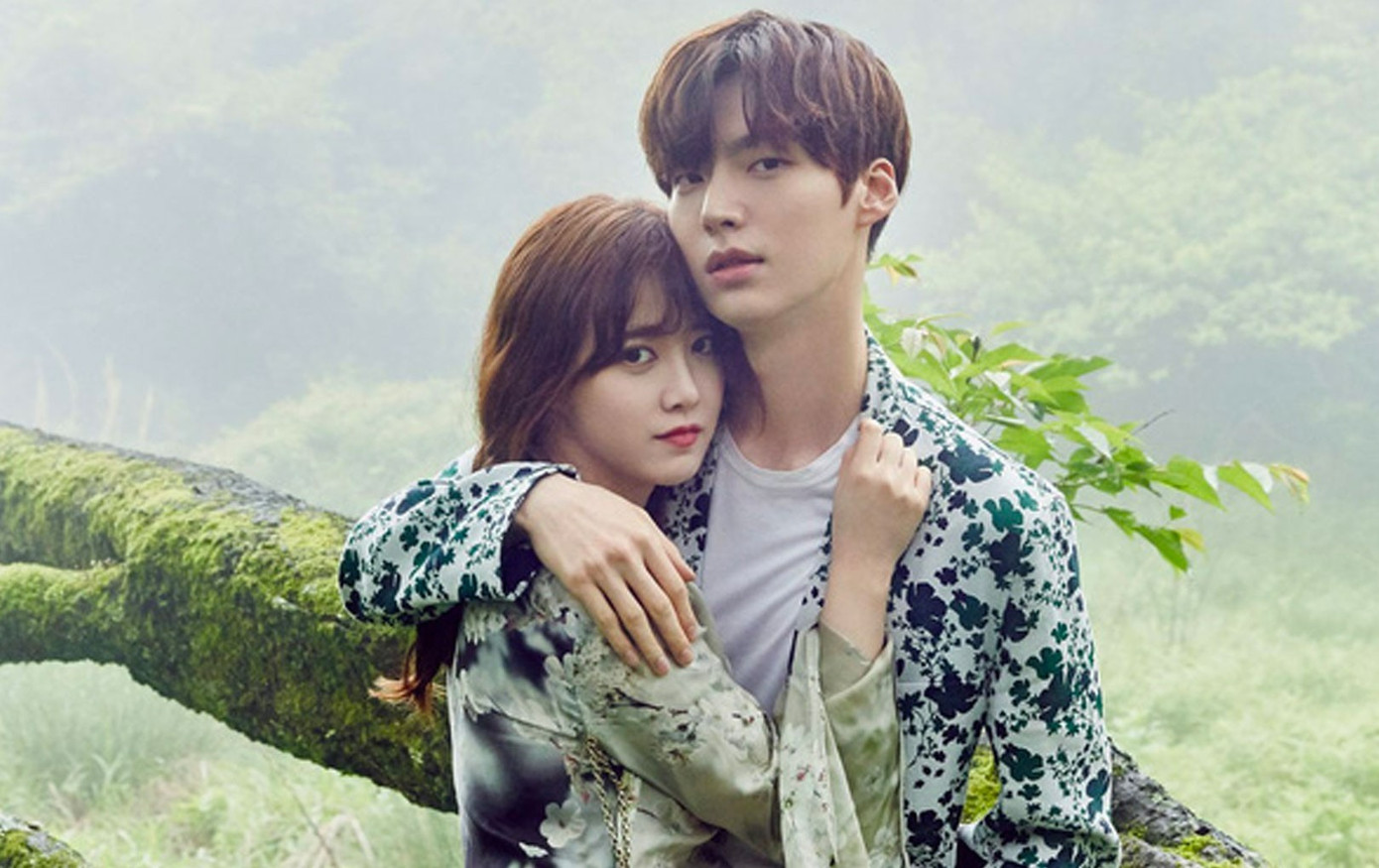 Hậu ly hôn, Goo Hye Sun tiếp tục bóng gió chuyện Ahn Jae Hyun ngoại tình, lôi cả bạn thân vào cuộc. Trong khi đó, nam diễn viên Vì sao đưa anh tới chỉ giữ im lặng, sự nghiệp xuống dốc, bị nhiều nhãn hàng lớn gạch tên khỏi hợp đồng quảng cáo. Hậu ly hôn, Goo Hye Sun tiếp tục bóng gió chuyện Ahn Jae Hyun ngoại tình, lôi cả bạn thân vào cuộc. Trong khi đó, nam diễn viên Vì sao đưa anh tới chỉ giữ im lặng, sự nghiệp xuống dốc, bị nhiều nhãn hàng lớn gạch tên khỏi hợp đồng quảng cáo.