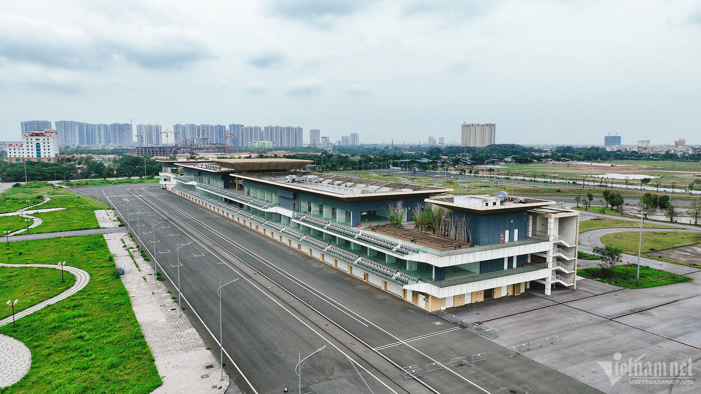 Tại thời điểm chuẩn bị thực hiện dự án, nhiều ý kiến đã từng bày tỏ lo ngại về tính khả thi và hiệu quả kinh tế của Giải đấu F1. Tuy nhiên, Hà Nội vẫn quyết định thực hiện và sau 1 năm, dự án cơ bản hoàn thành, sẵn sàng tổ chức giải đấu. Tại thời điểm chuẩn bị thực hiện dự án, nhiều ý kiến đã từng bày tỏ lo ngại về tính khả thi và hiệu quả kinh tế của Giải đấu F1. Tuy nhiên, Hà Nội vẫn quyết định thực hiện và sau 1 năm, dự án cơ bản hoàn thành, sẵn sàng tổ chức giải đấu.