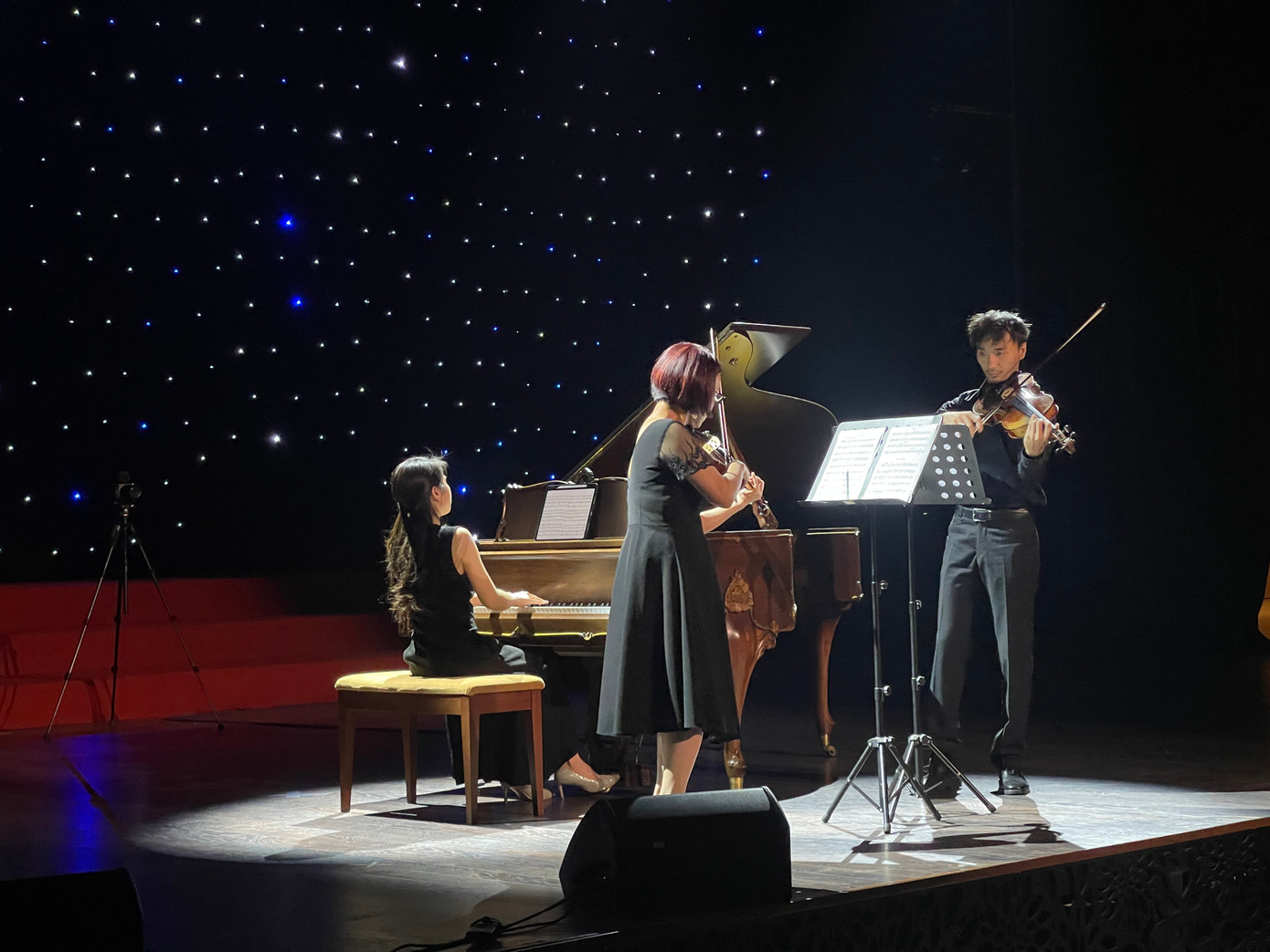 Đêm bế mạc Lễ hội Âm nhạc Cổ điển có đến 800 khán giả dự.