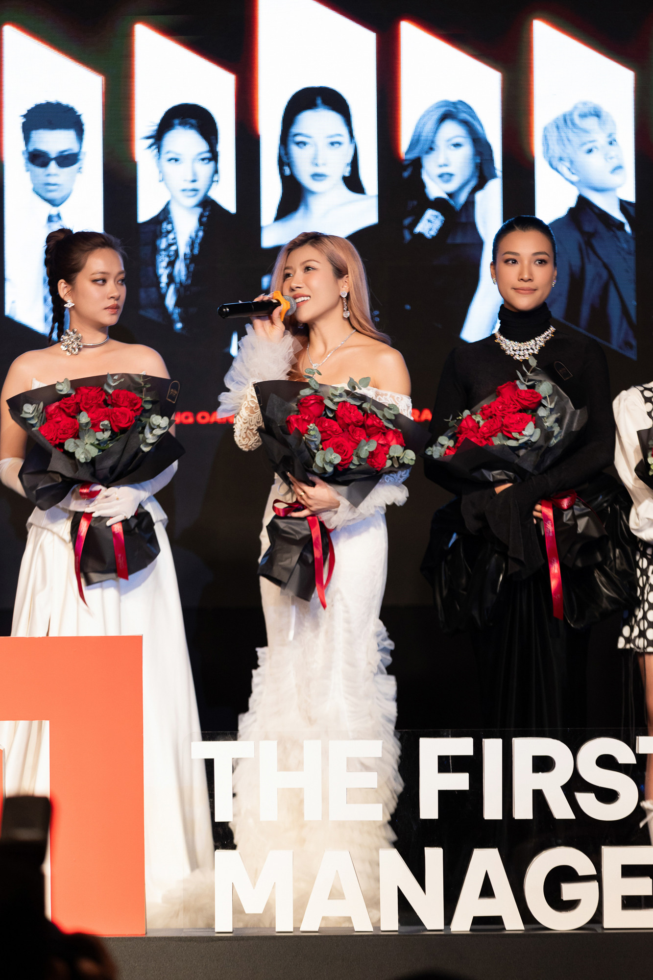 Tại sự kiện ra mắt công ty quản lý The First Management ngày 11/1, Trang Pháp nói cô hoạt động 10 năm trong vai trò ca sĩ tự do. Đây là lần đầu cô đầu quân cho công ty giải trí. &quot;Tôi nhận nhiều lời mời từ anh chị, bạn bè giỏi nhưng chưa đủ duyên. Tôi quyết định về với công ty khi gặp người em cùng chí hướng tạo giá trị nghệ thuật tử tế&quot;, Trang Pháp nói.