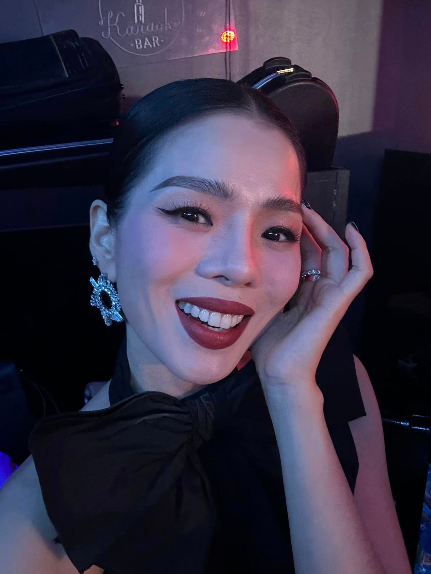 Lệ Quyên đăng ảnh tự chụp bằng camera thường. Lệ Quyên đăng ảnh tự chụp bằng camera thường.