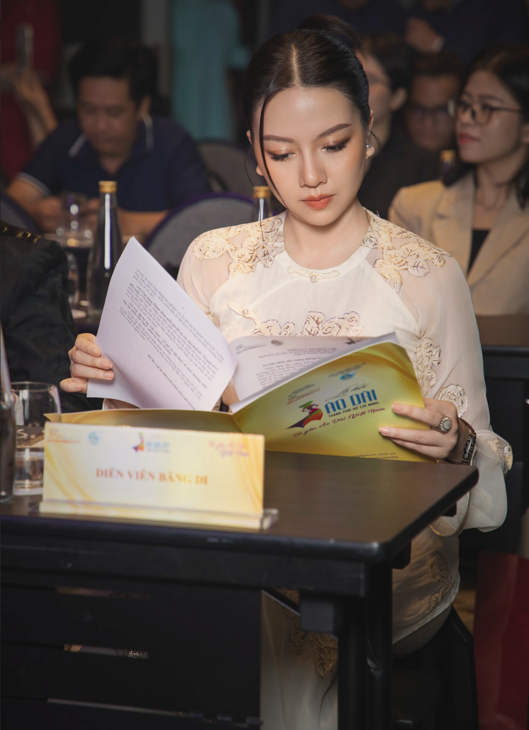 Băng Di lần đầu trở thành đại sứ của Lễ hội áo dài TPHCM. Nữ diễn viên cho biết cô cảm thấy hạnh phúc và may mắn khi nhận được lời mời làm đại sứ của Sở Du lịch TPHCM. "Khi được ban tổ chức ngỏ lời, tôi không do dự và nhận lời ngay. Tôi hạnh phúc khi được góp mặt trong chương trình ý nghĩa cùng vai trò đặc biệt", Băng Di nói.