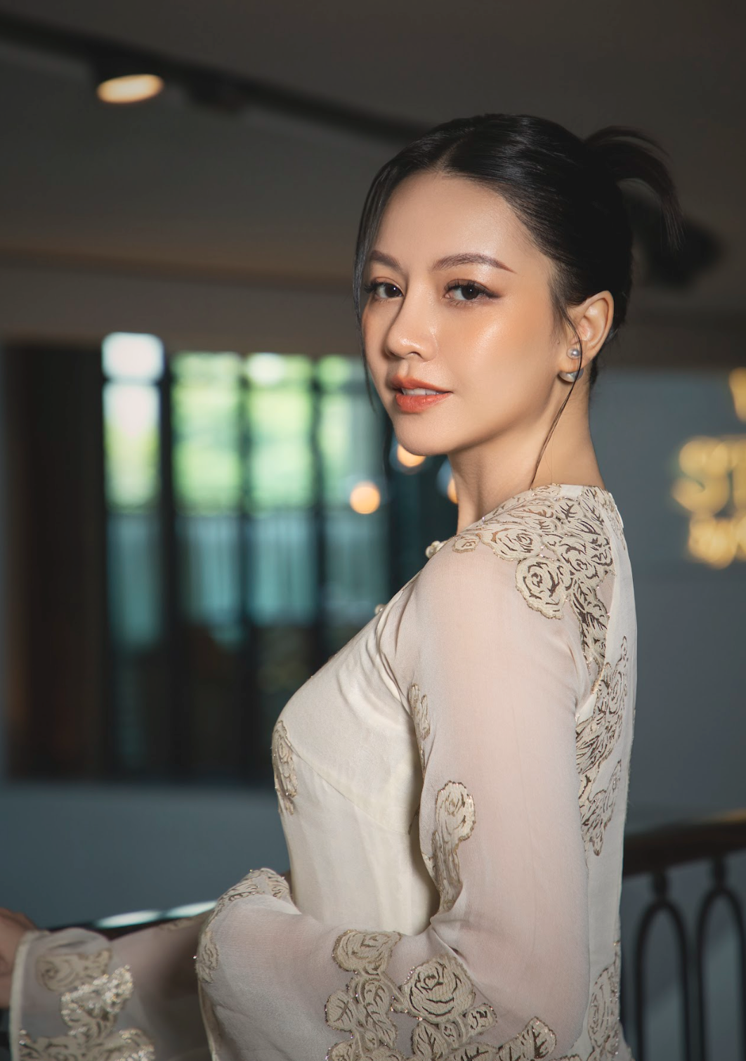 Tư Mắm của Đất rừng phương Nam cho biết cô là người yêu áo dài, luôn đầu tư trang phục truyền thống của Việt Nam mỗi khi có dịp. Những năm qua, cô theo dõi thông tin về lễ hội áo dài và ấn tượng với ý nghĩa của chương trình. "Tôi vinh dự khi được trao cơ hội này. Với vai trò đại sứ, tôi sẽ đồng hành cùng nhiều hoạt động của lễ hội và tích cực quảng bá hình ảnh tà áo dài Việt Nam", nữ diễn viên chia sẻ thêm.