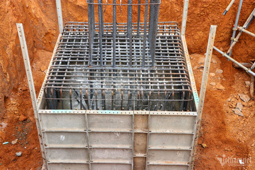 Gói thầu 5.10 thi công xây dựng và lắp đặt thiết bị công trình nhà ga hành khách là hạng mục quan trọng nhất của dự án. Nhà ga được thiết kế theo hình ảnh hoa sen, gồm 1 tầng trệt và 3 tầng lầu, tổng diện tích sàn 376.451,32m2; chiều cao đỉnh mái 45,55m; bố trí 40 vị trí đỗ gần cho các máy bay. Đây được xem là “trái tim” của sân bay Long Thành giai đoạn 1.