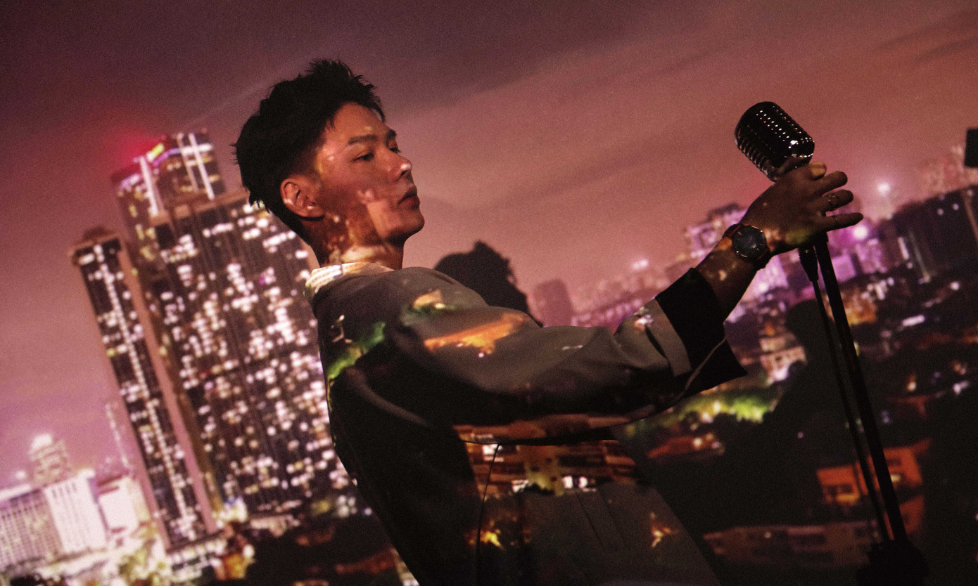 QUVNG cho biết anh của hiện tại gai góc và trưởng thành hơn. QUVNG cho biết anh của hiện tại gai góc và trưởng thành hơn.