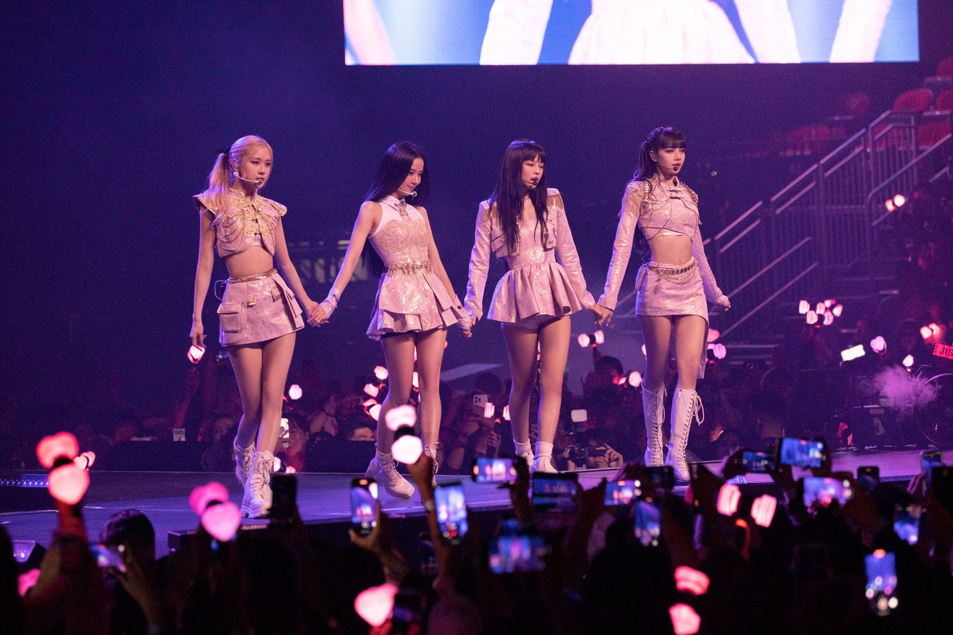 BlackPink được ngưỡng mộ từ âm nhạc đến thời trang.