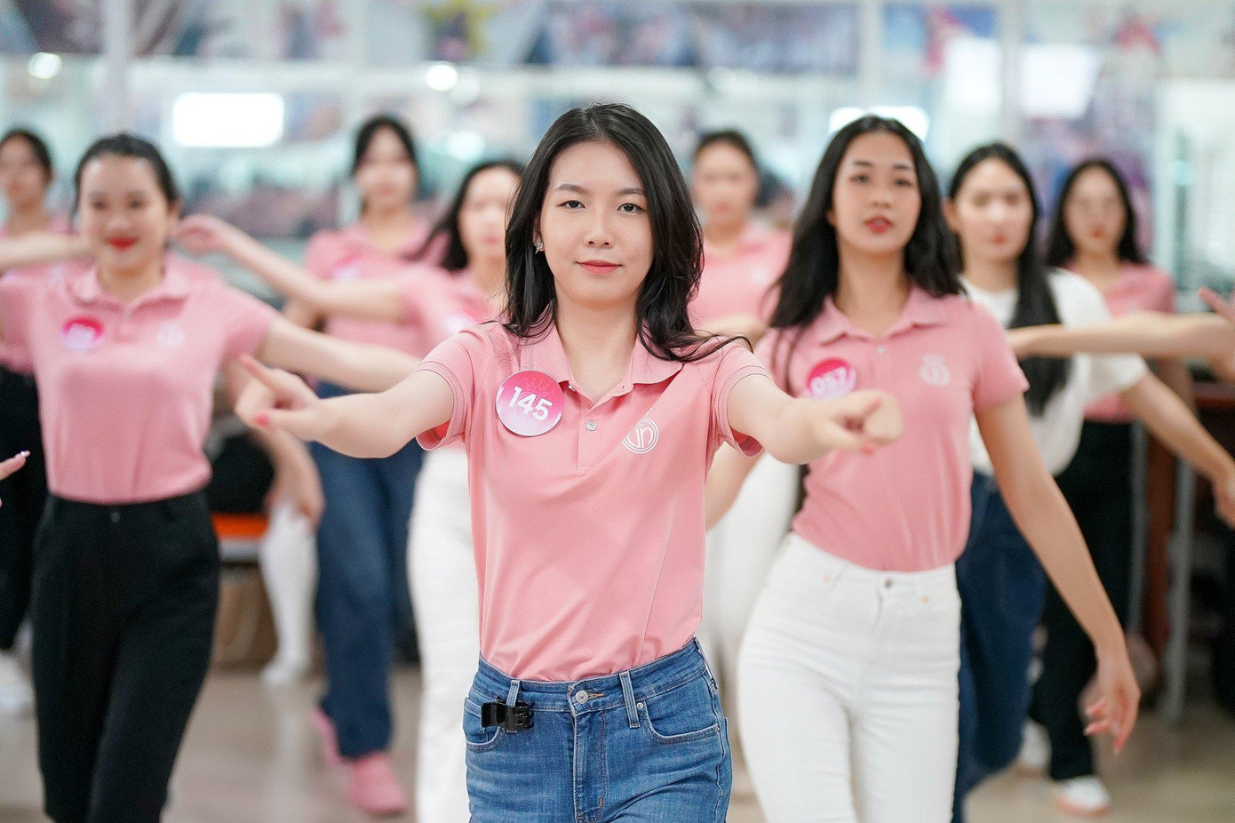 Hiện tại, thí sinh ráo riết tập luyện. Ngoài học tập với huấn luyện viên chuyên môn, các cô gái còn tự tập luyện tài năng, hùng biện, cải thiện hình thể tại nhà chung để sẵn sàng tỏa sáng.