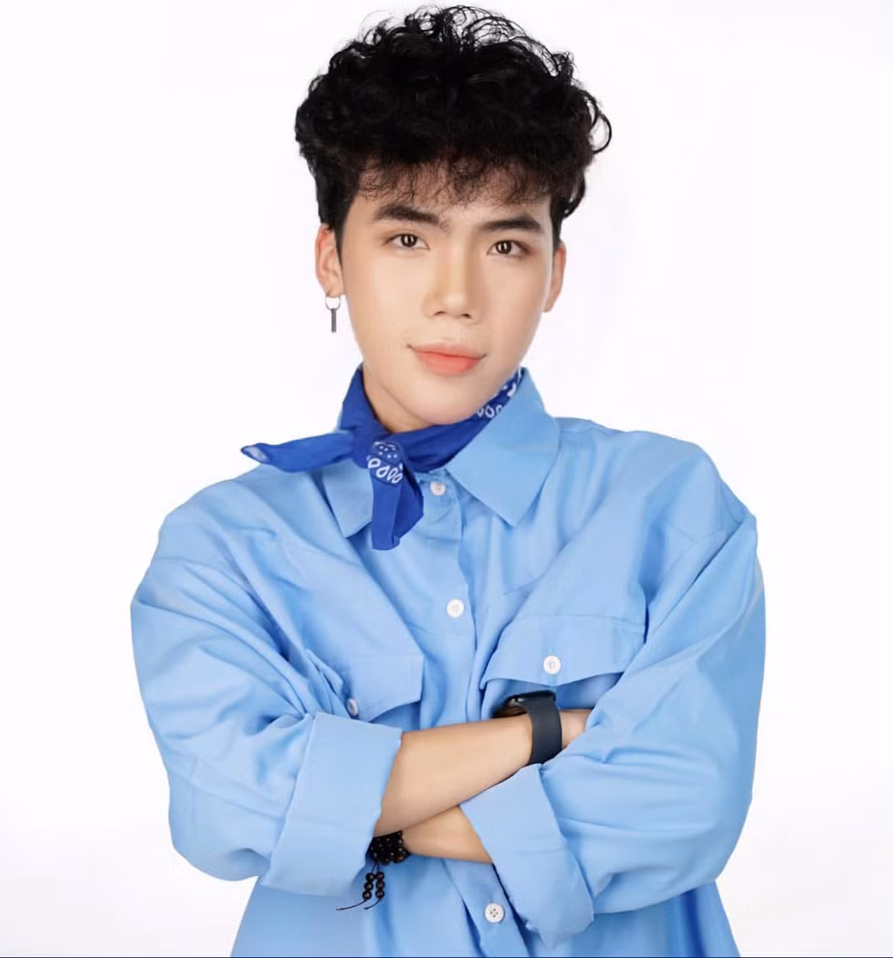 Nhiều người nổi tiếng có hàng triệu người theo dõi như Á hậu Kim Chi, cặp MC song sinh Kiều Linh - Kiều Loan (hàng trên, từ trái sang), thầy giáo Cảnh Luân (hàng dưới, ảnh trái) và TikTok Tạ Công Bằng thử sức cuộc thi MC.