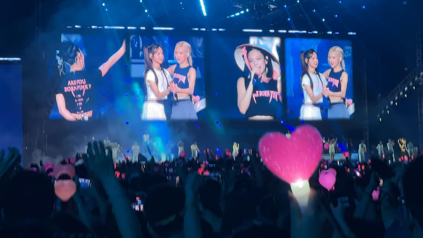 BlackPink kiếm tiền khủng từ các buổi hòa nhạc, gần nhất là tại Hà Nội. BlackPink kiếm tiền khủng từ các buổi hòa nhạc, gần nhất là tại Hà Nội.