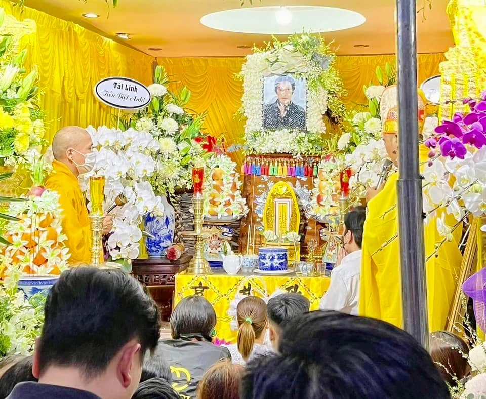 Tâm nguyện của NSƯT Vũ Linh là lo lắng chu toàn cho con cháu, người thân. Ảnh: Song Minh. Tâm nguyện của NSƯT Vũ Linh là lo lắng chu toàn cho con cháu, người thân. Ảnh: Song Minh.