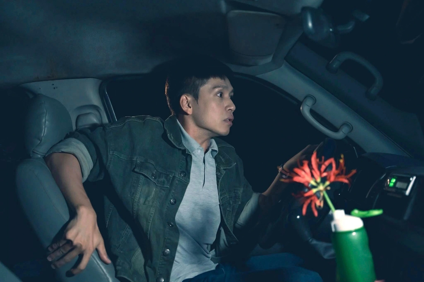 Trước Âm dương lộ, loạt phim đề tài kinh dị, tâm linh gồm Quỷ nhập tràng, Đèn âm hồn và Nhà gia tiên (hình ảnh từ trái sang) đều thắng lớn, thu hơn trăm tỷ đồng. Trước Âm dương lộ, loạt phim đề tài kinh dị, tâm linh gồm Quỷ nhập tràng, Đèn âm hồn và Nhà gia tiên (hình ảnh từ trái sang) đều thắng lớn, thu hơn trăm tỷ đồng.