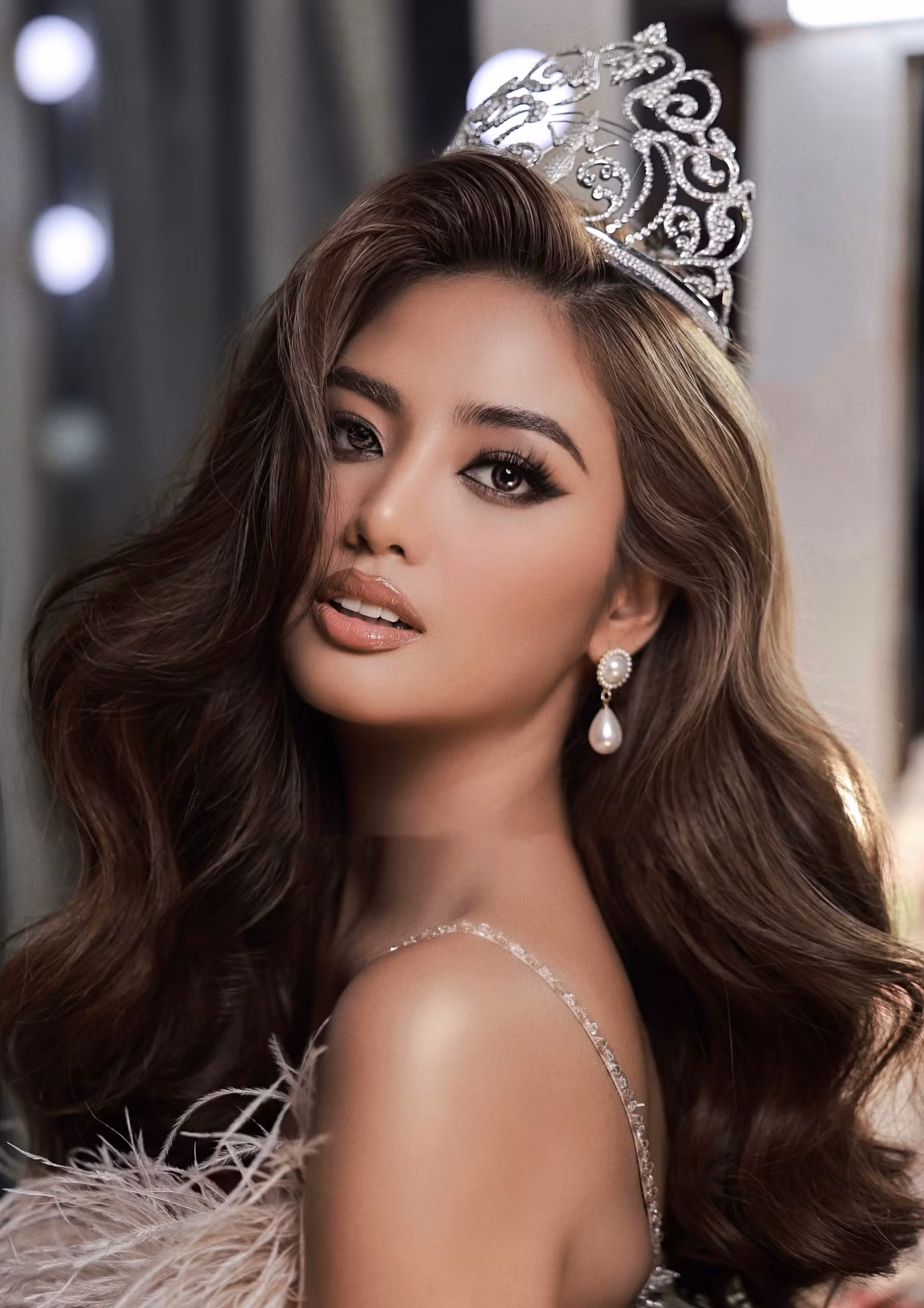 Phong cách trang điểm của Hoa hậu liên lục địa 2021 Cindy Obeñita trong lần sang Việt Nam trao sash cho Lê Nguyễn Bảo Ngọc đại diện Việt Nam tại Miss Intercontinental 2022.