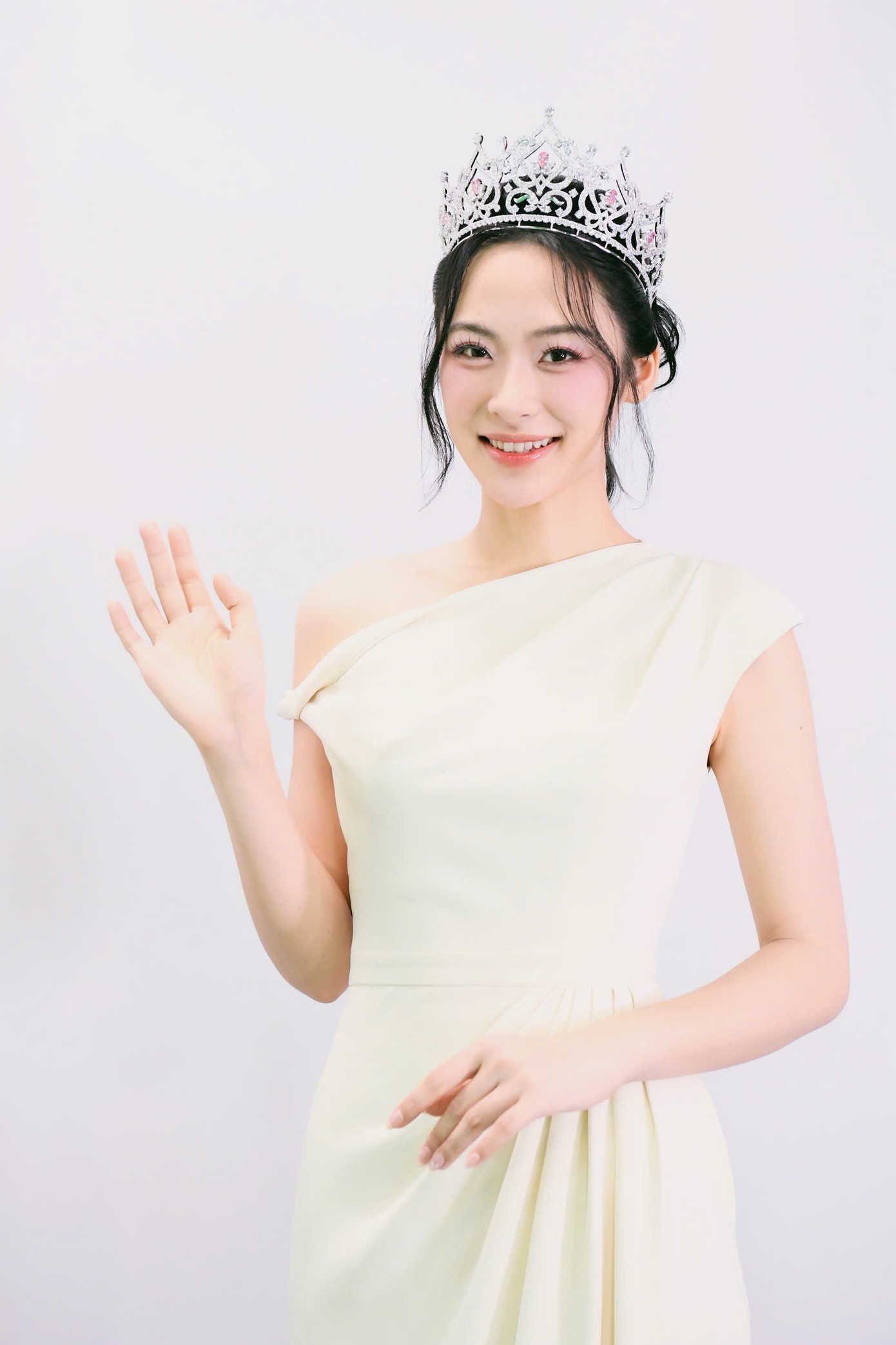 Top 3 Hoa hậu Việt Nam 2024 tại buổi phỏng vấn với Báo Tiền Phong sáng 1/7. Ảnh: Trọng Tài.