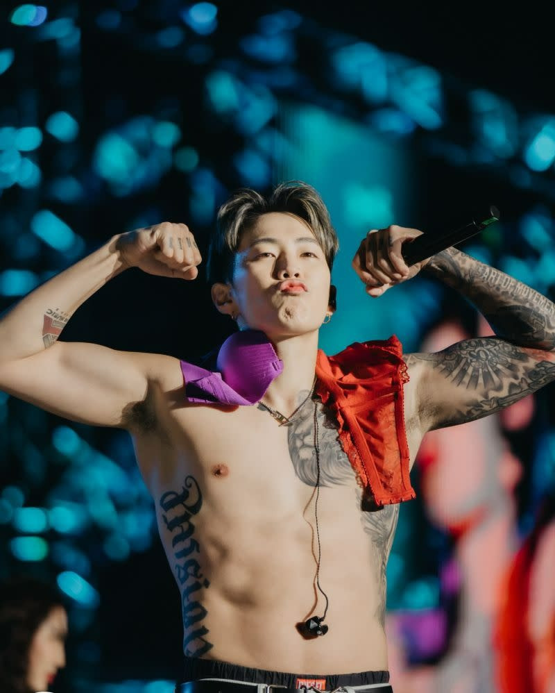 Jay Park là ca sĩ duy nhất có trong phái đoàn. Jay Park là ca sĩ duy nhất có trong phái đoàn.