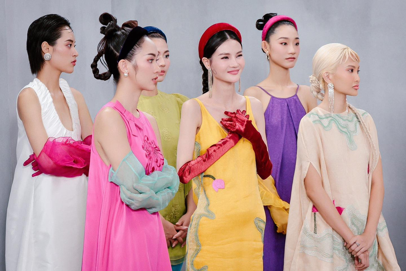 Thí sinh trong chương trình The New Mentor. Thí sinh trong chương trình The New Mentor.