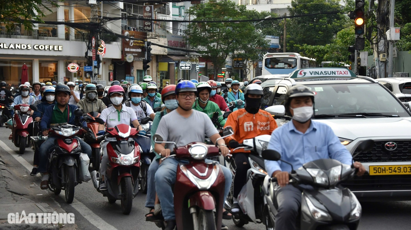 Các dự án này được kỳ vọng sẽ góp phần giảm áp lực giao thông cho tuyến Nguyễn Tất Thành và khu vực phía Nam TP.HCM. Các dự án này được kỳ vọng sẽ góp phần giảm áp lực giao thông cho tuyến Nguyễn Tất Thành và khu vực phía Nam TP.HCM.
