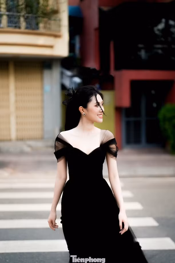 Sau ba tháng đồng hành, Thùy Nhiên nói cô có nhiều nền tảng để phát triển. "Tôi có nền tảng văn hóa sau khi tham gia Hoa hậu Việt Nam. Việc đi qua các nền văn hóa giúp tôi sâu sắc hơn, giúp tôi trang bị nhiều kiến thức để chuẩn bị cho hành trình tương lai", Thùy Nhiên chia sẻ.