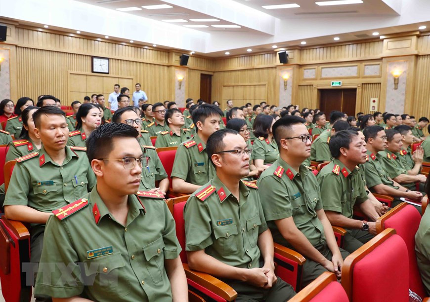 Cán bộ, chiến sỹ Cục An ninh chính trị nội bộ dự buổi làm việc. Ảnh: Thống Nhất/TTXVN.