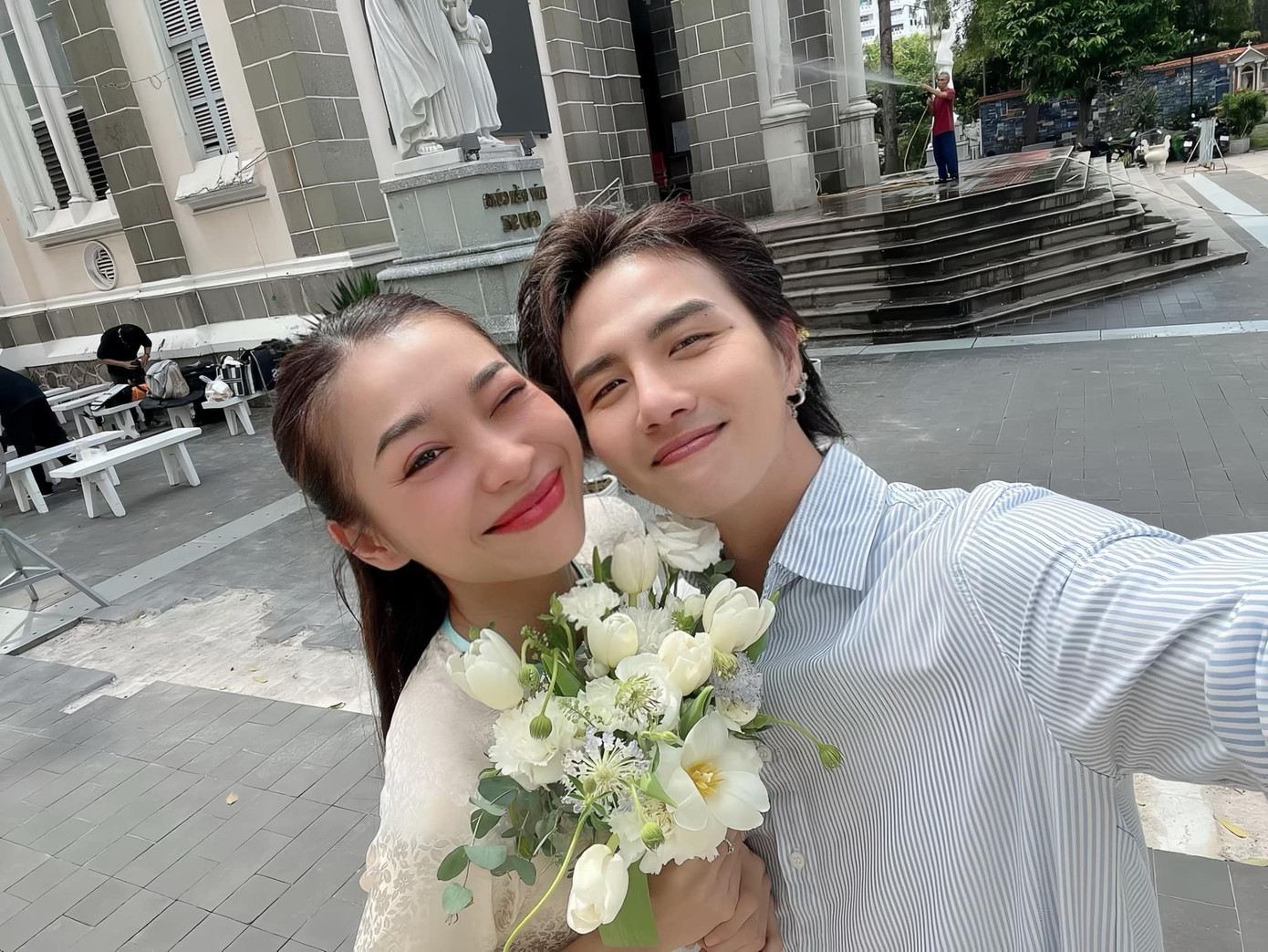 Duy Khánh và Nguyên Thảo là hai diễn viên có mặt trong nhiều bữa tiệc cưới của Puka và Gin Tuấn Kiệt. Duy Khánh và Nguyên Thảo là hai diễn viên có mặt trong nhiều bữa tiệc cưới của Puka và Gin Tuấn Kiệt.