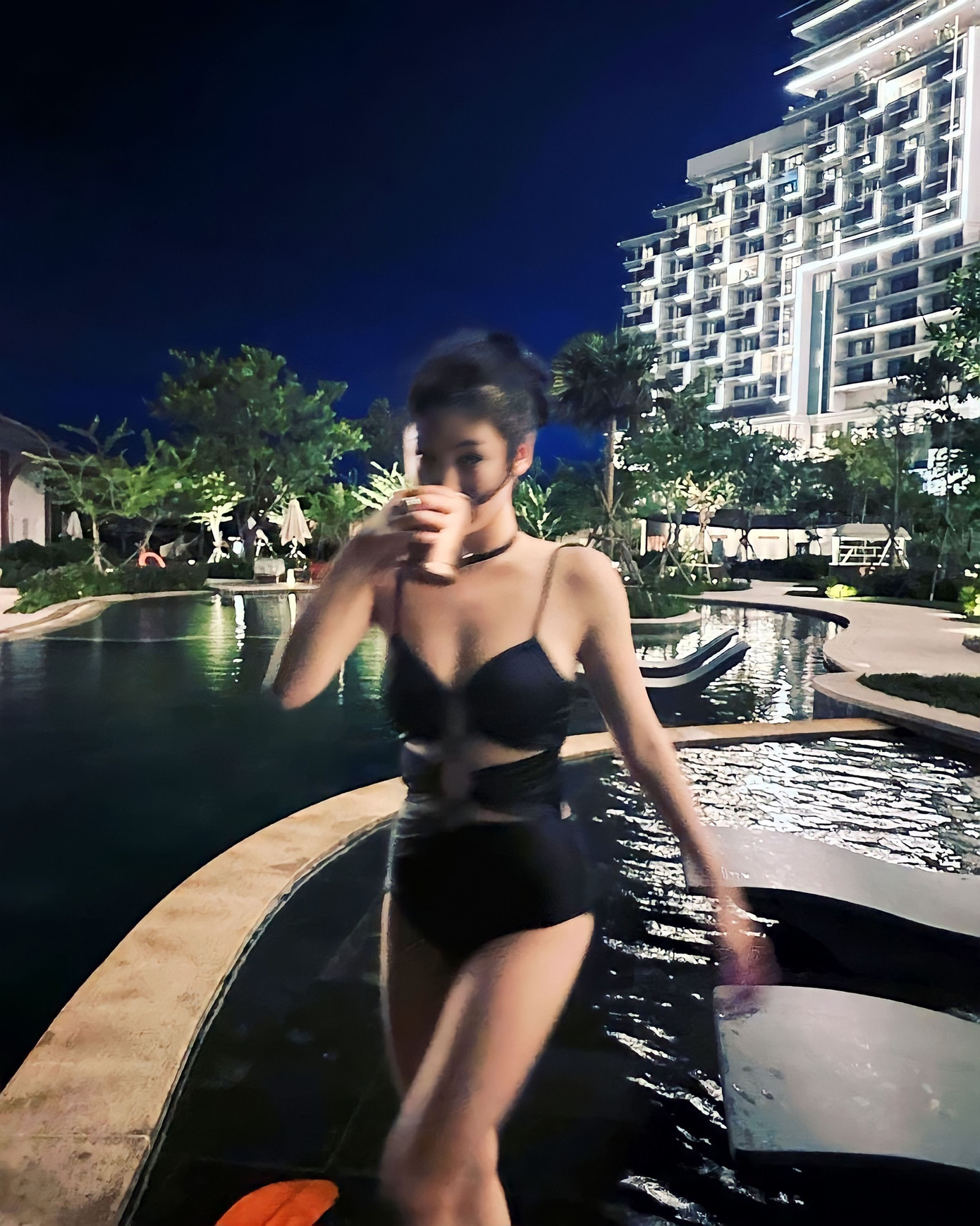 Ningning đăng ảnh thưởng thức món ngon Việt Nam. Ningning đăng ảnh thưởng thức món ngon Việt Nam.