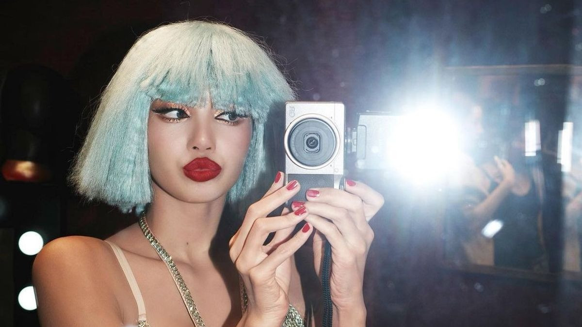 Angelababy được cho là tới xem show diễn thoát y của Lisa. Angelababy được cho là tới xem show diễn thoát y của Lisa.