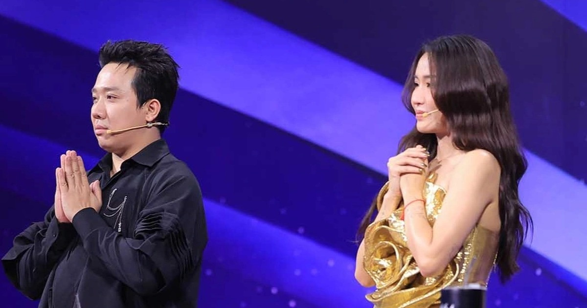 Dàn cố vấn luôn đứng dậy, dành lời khen cho phần biểu diễn của Cú Tây Bắc.