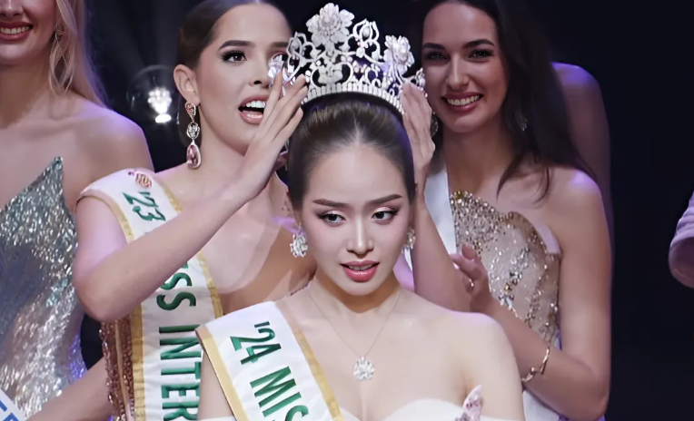 Khoảnh khắc đăng quang của Thanh Thủy tại Miss International 2024. Khoảnh khắc đăng quang của Thanh Thủy tại Miss International 2024.