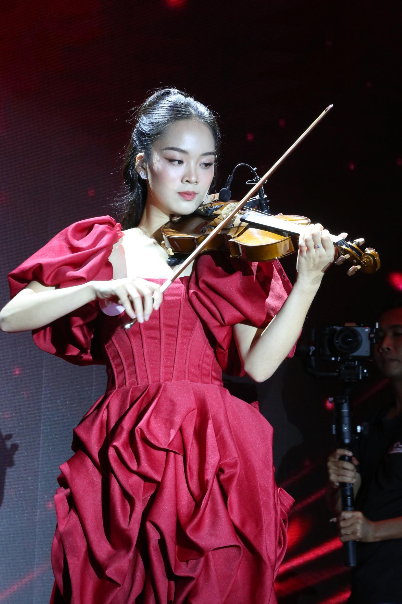 Thí sinh Hoa hậu Việt Nam 2022 thể hiện nhiều tài lẻ từ ca hát, diễn xuất đến đánh đàn. Thí sinh Hoa hậu Việt Nam 2022 thể hiện nhiều tài lẻ từ ca hát, diễn xuất đến đánh đàn.