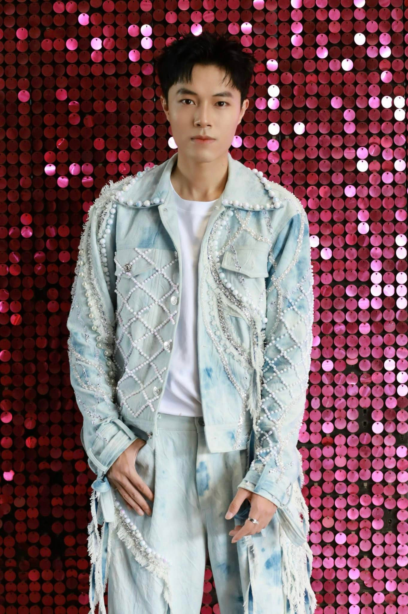 Phan Đạt gửi lời xin lỗi đến NSƯT Hữu Châu. Phan Đạt gửi lời xin lỗi đến NSƯT Hữu Châu.