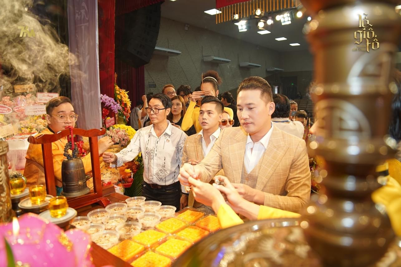 Diễn viên Hà Trí Quang tại buổi giỗ Tổ. Nam diễn viên hiện ít đóng phim, tập trung kinh doanh.