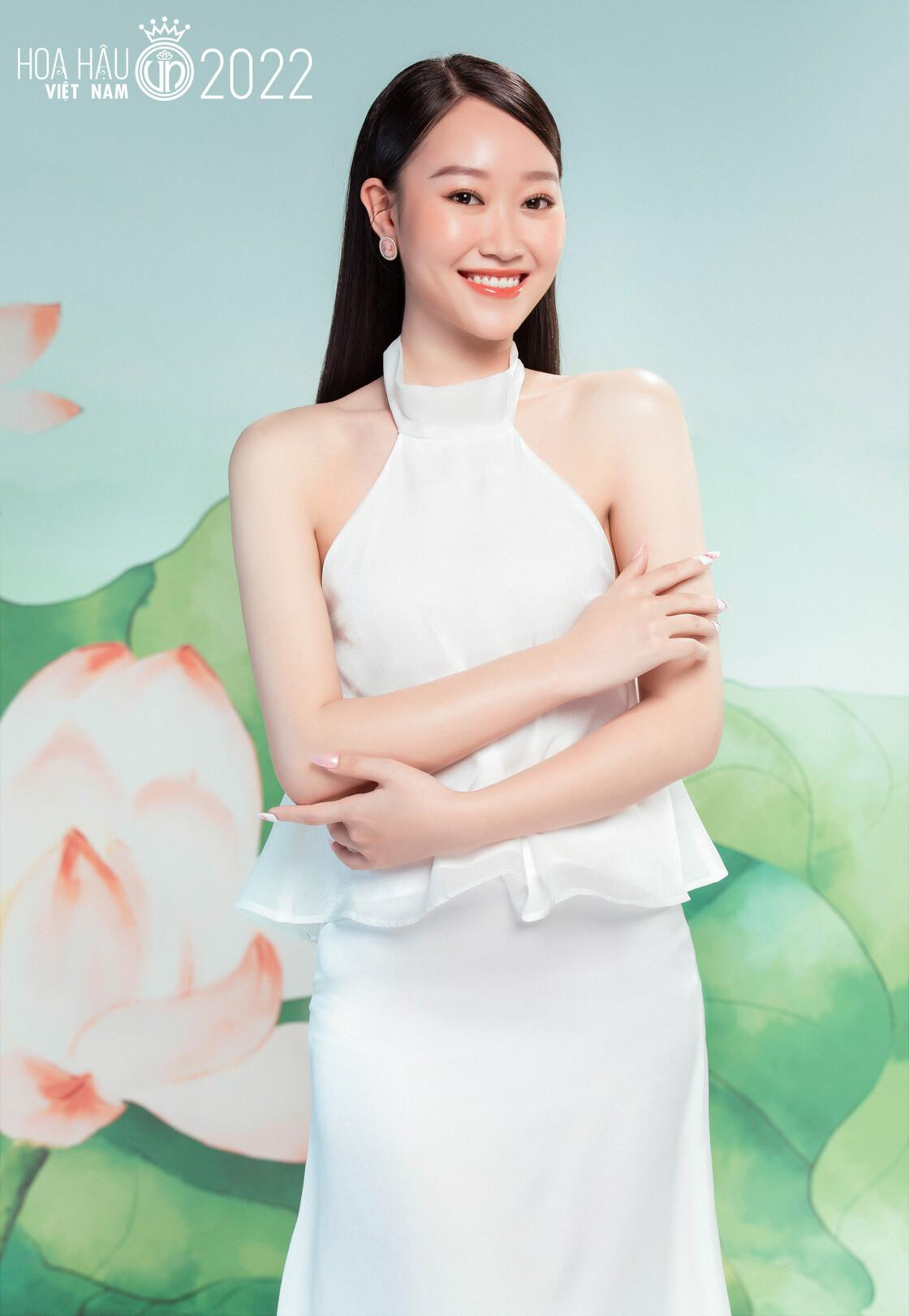 Phạm Thị Nhung đang theo học tại ĐH Kinh Doanh và Công nghệ. Điểm mạnh lớn nhất của thí sinh đến từ Thanh Hóa là gương mặt ăn ảnh cùng nụ cười tươi.