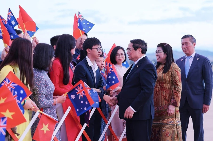 Cộng đồng người Việt Nam tại Canberra, Australia đón Thủ tướng Phạm Minh Chính và Phu nhân. Ảnh: Dương Giang/TTXVN.