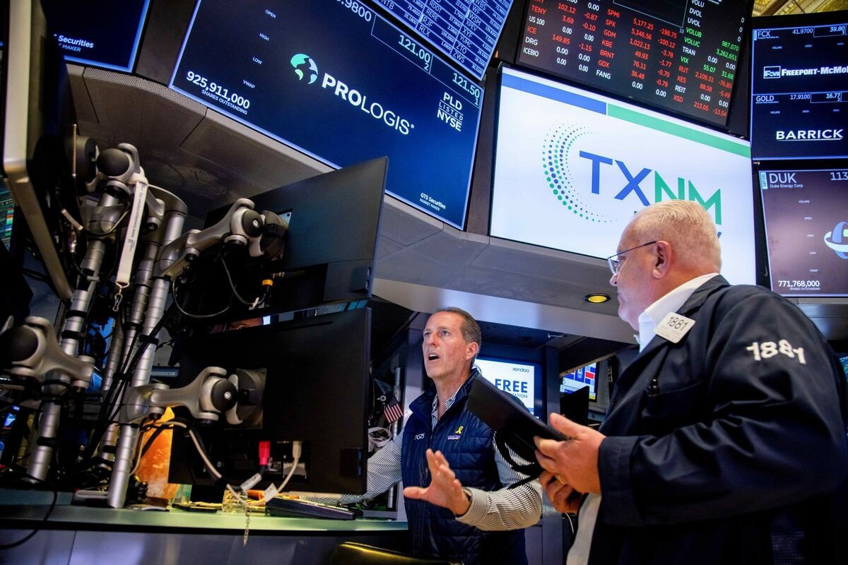 Tình trạng cổ phiếu lao dốc đang lan rộng phạm vi toàn cầu. Tình trạng cổ phiếu lao dốc đang lan rộng phạm vi toàn cầu.