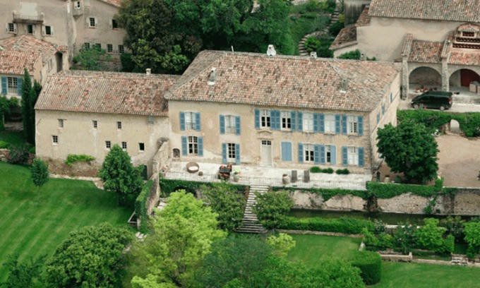 Hầm rượu thuộc sở hữu của Brad Pitt và Angelina Jolie thời còn sống chung. Hầm rượu thuộc sở hữu của Brad Pitt và Angelina Jolie thời còn sống chung.