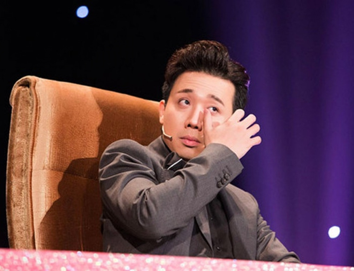 Trấn Thành nhiều lần khóc trên sóng truyền hình vì đồng cảm với nhân vật. Trấn Thành nhiều lần khóc trên sóng truyền hình vì đồng cảm với nhân vật.