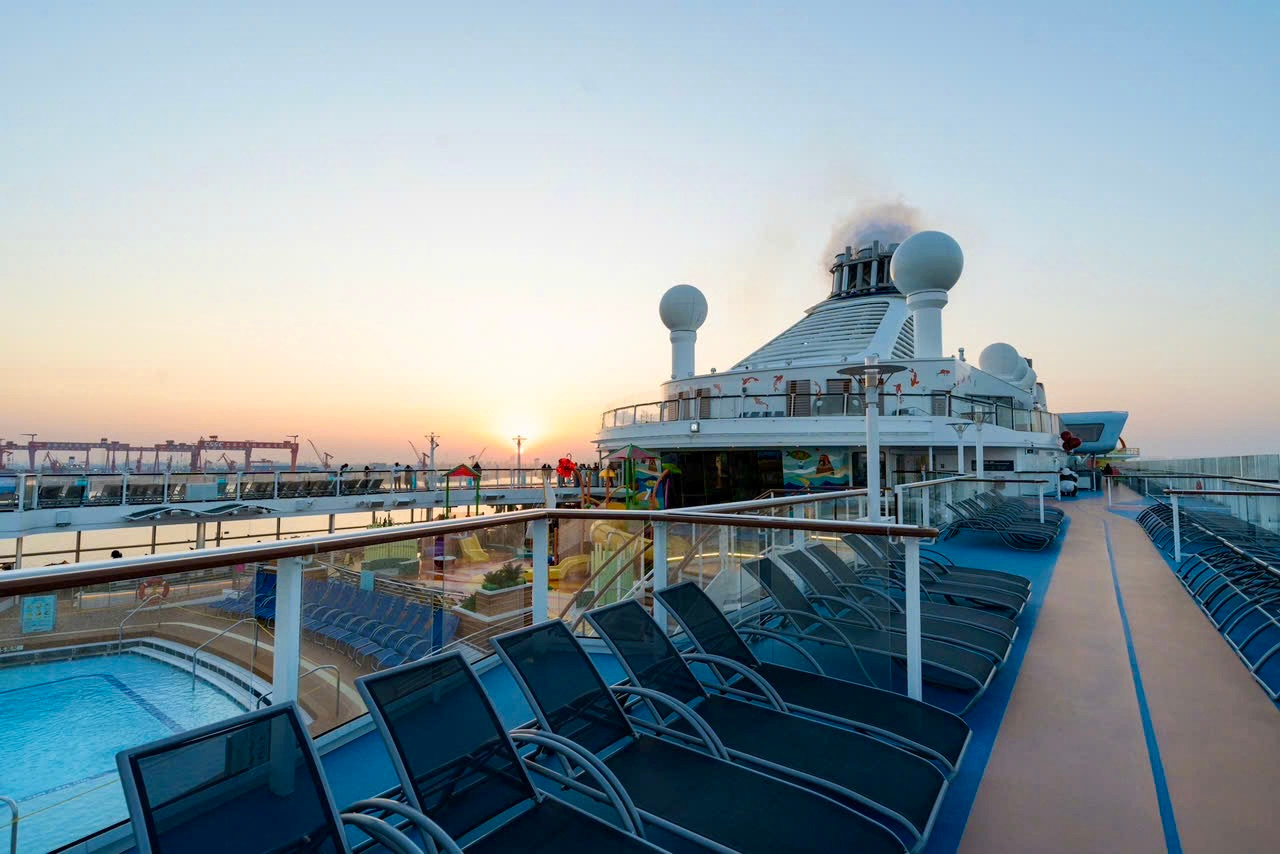 Hình ảnh trên siêu du thuyền 5 sao mang tên Spectrum of the Sea.