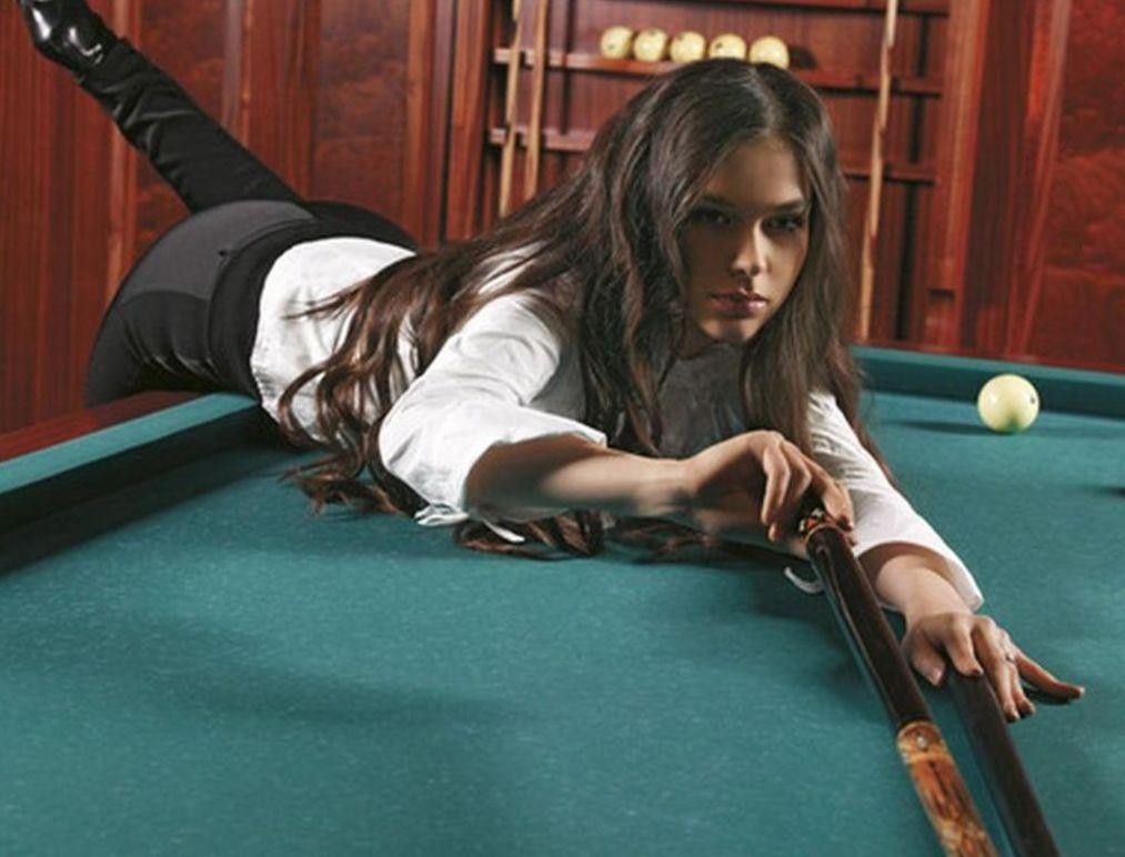 Năm 2001, tức vào năm 16 tuổi, Luppova giành danh hiệu đầu tiên tại giải vô địch bi-a Nga. Trong suốt sự nghiệp cầm cơ, người đẹp được mệnh danh là hoa hậu của làng bi-a hai lần vô địch châu Âu, một lần đoạt huy chương đồng World Cup cùng nhiều giải thưởng lớn trong nước.