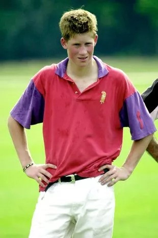 Vòng tay được Harry mang suốt 20 năm.