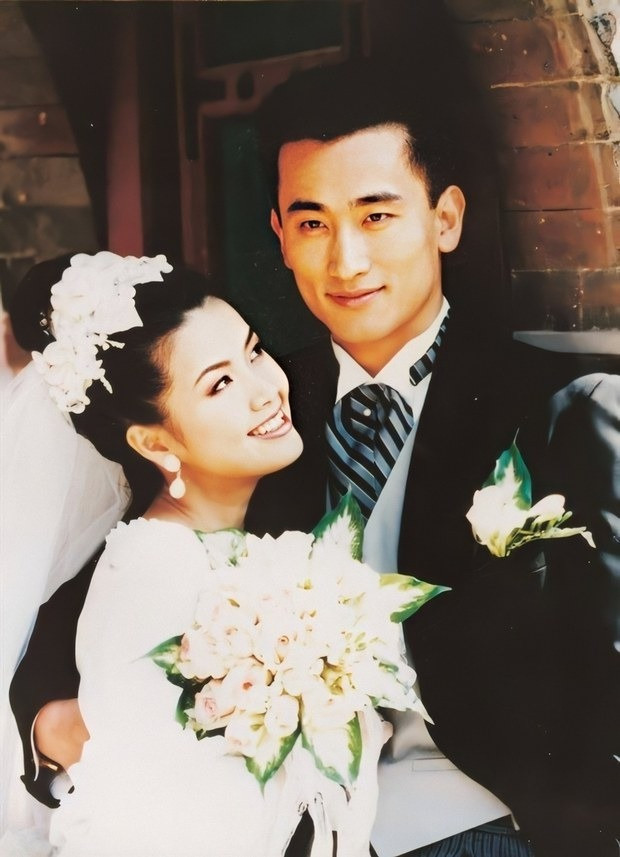 Vợ chồng Cha In Pyo - Shin Ae Ra gắn bó 28 năm. Vợ chồng Cha In Pyo - Shin Ae Ra gắn bó 28 năm.