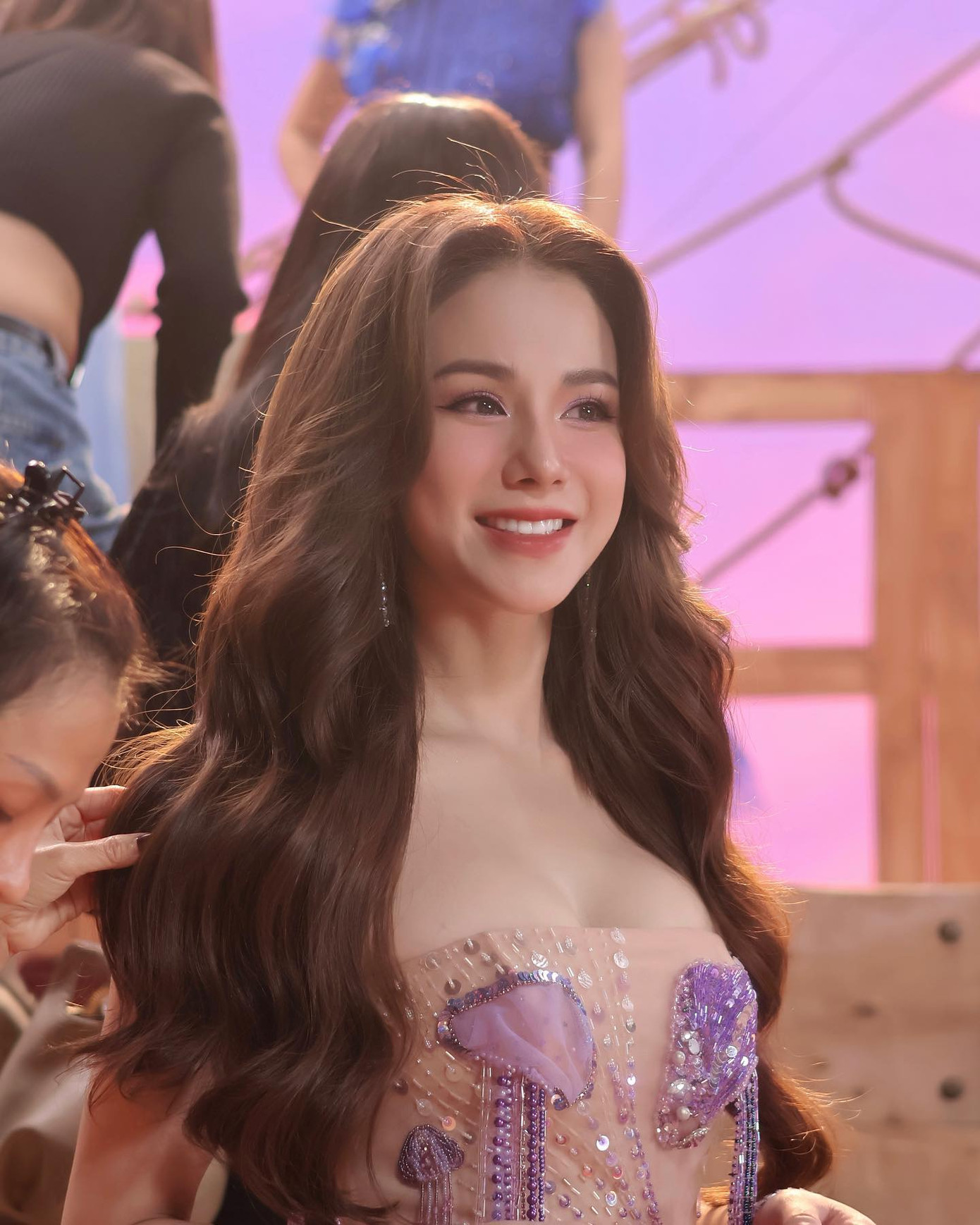 Diệp Lâm Anh cho biết cô và chồng cũ giờ là bạn, cùng chăm sóc hai con. Diệp Lâm Anh cho biết cô và chồng cũ giờ là bạn, cùng chăm sóc hai con.