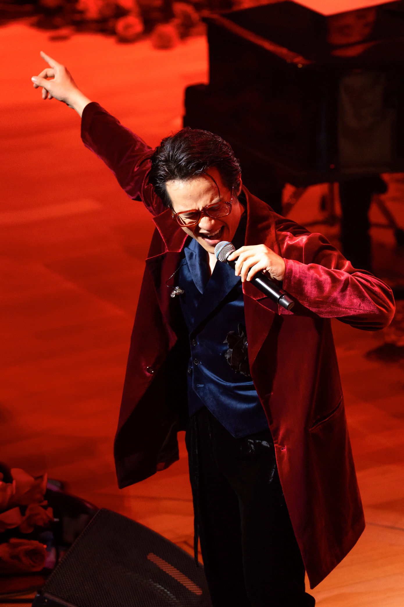 Cuối concert, Hà Anh Tuấn phấn khích trước sự hiện diện của 1.600 khán giả. Hà Anh Tuấn cho rằng những người có mặt tại sân khấu nhà hát Esplanade giúp anh tin vào giá trị đẹp của âm nhạc. Cuối concert, Hà Anh Tuấn phấn khích trước sự hiện diện của 1.600 khán giả. Hà Anh Tuấn cho rằng những người có mặt tại sân khấu nhà hát Esplanade giúp anh tin vào giá trị đẹp của âm nhạc.