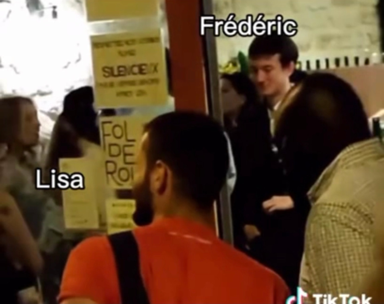 Lisa nhiều lần lộ ảnh đi chơi cùng tỷ phú người Pháp.